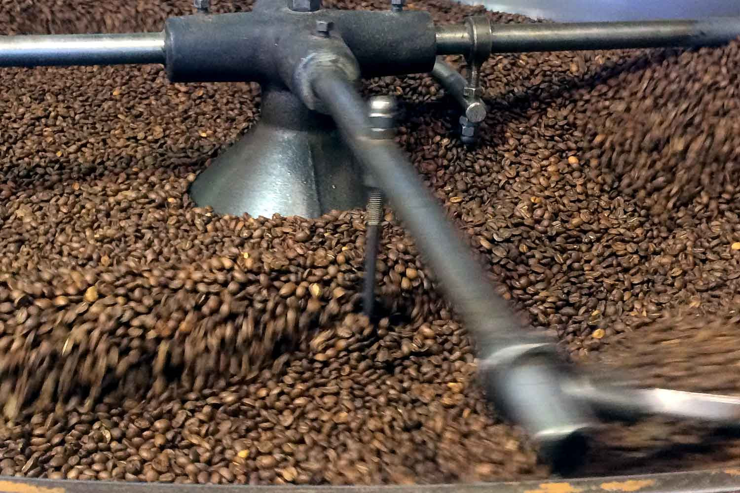 Bulk roasted coffee in commercial cooling tray